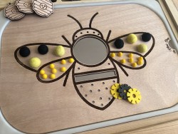 L'abeille ouvrière :Insert...